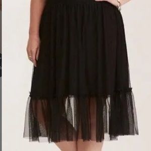 Torrid mesh skirt with ruffle size 1 (14/16)